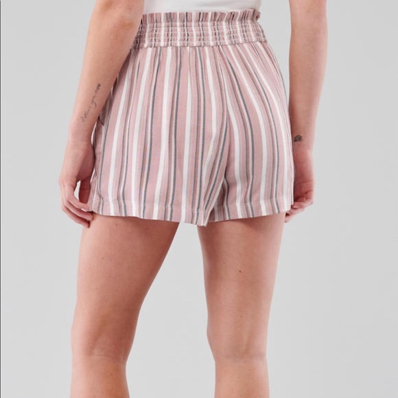 Hollister Ultra High-Rise Paper-Bag Woven Short - Picture 5 of 6